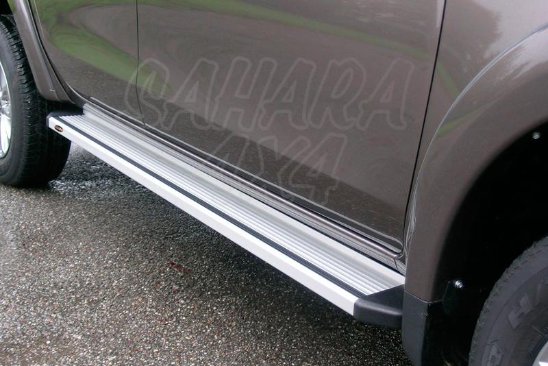 Estribos en plataforma de aluminio. Tipo STD para Mitsubishi L200 Triton