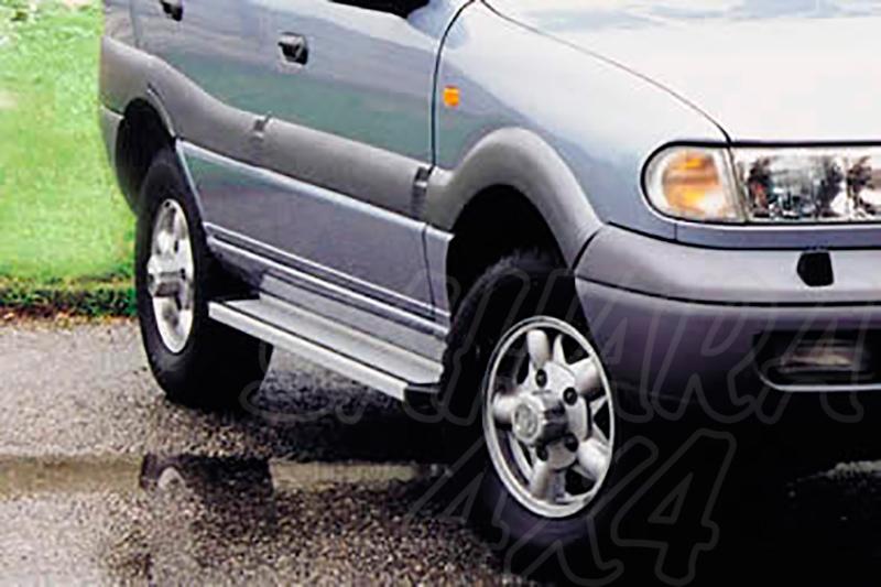 Estribos en plataforma de aluminio. Tipo STD para Tata Safari 1999-2007