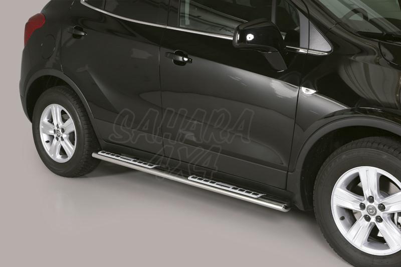 Pareja de estribos en tubo inox, seccin oval, con pisantes. Tipo DSP para Opel Mokka 2012-