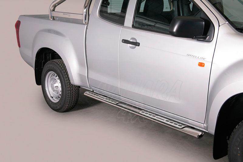 Estribos en tubo inox, seccin oval, con pisantes. Tipo DSP para Isuzu D-Max 2012- (extra cabina)