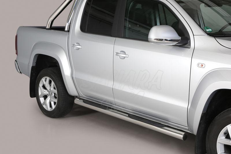 Pareja de estribos en tubo inox 76mm, con pisantes para Volkswagen Amarok 2010-