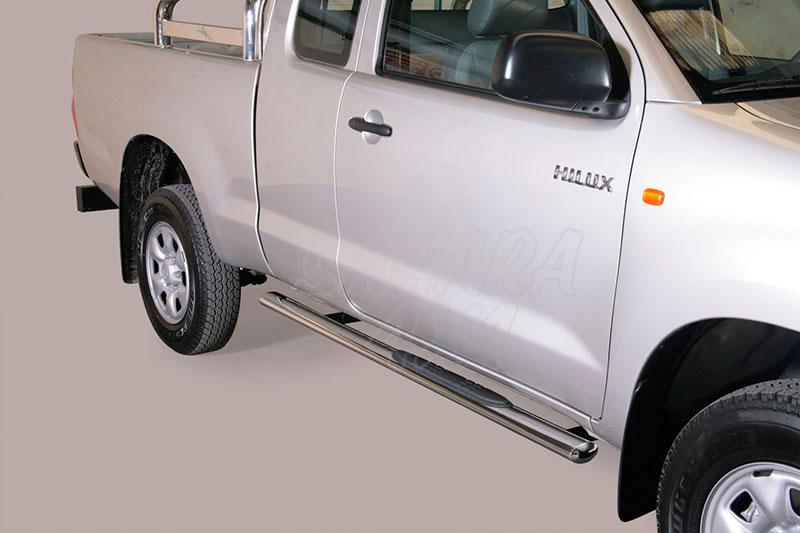 Pareja de estribos en tubo inox, seccin oval, con pisantes para Toyota Hilux Vigo 2005-2016