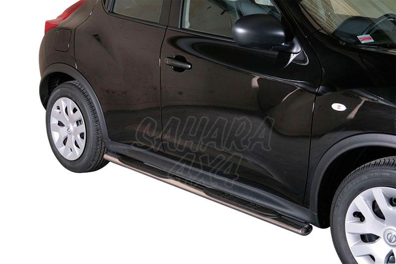 Pareja de estribos en tubo inox, seccin oval, con pisantes para Nissan Juke 2010-