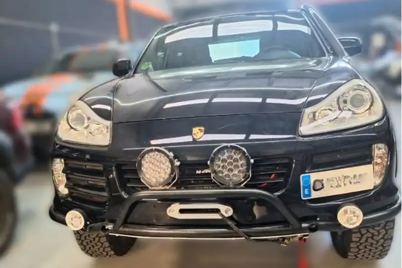 Porsche Cayenne E2 957 Centinel-type front bumper