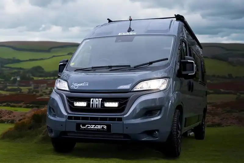 Fiat Ducato 2022+ Grille Kit Triple-R 750 - Pair of led lights and hardware