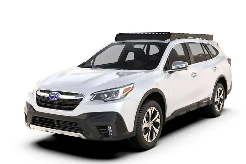 Baca Slimsport / Lista para barra de luz de Subaru Outback GEN 6 (2020-actual) - de Front Runner - Transforma tu Subaru Outback GEN 6 en una extraordinaria baca portaequipajes con la baca Slimsport de perfil bajo y preparada para barras de luces. Esa baca portaequipajes duradera y fcil de usar se puede adaptar para transportar equipo deportivo, de aventura o de cualquier otro tipo. No tengas miedo de usar tu Subaru en la oscuridad como esta baca ya tiene un recorte para una barra de luces de 40 