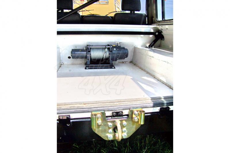 Internal rear winch carrier for Defender 90 