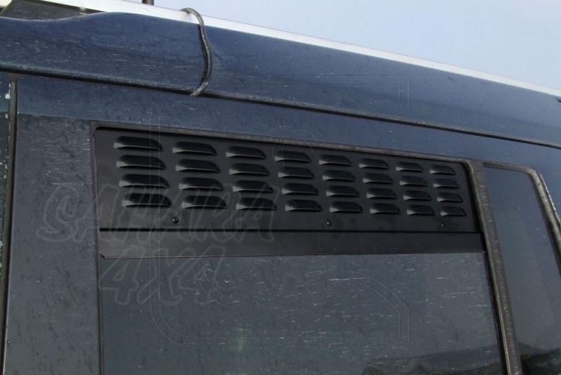 Ventilation plates rear side windows Land Rover Discovery  - Price 2 units